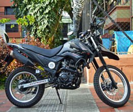 Akt-TTR-200-Moto-Ride-Medellin