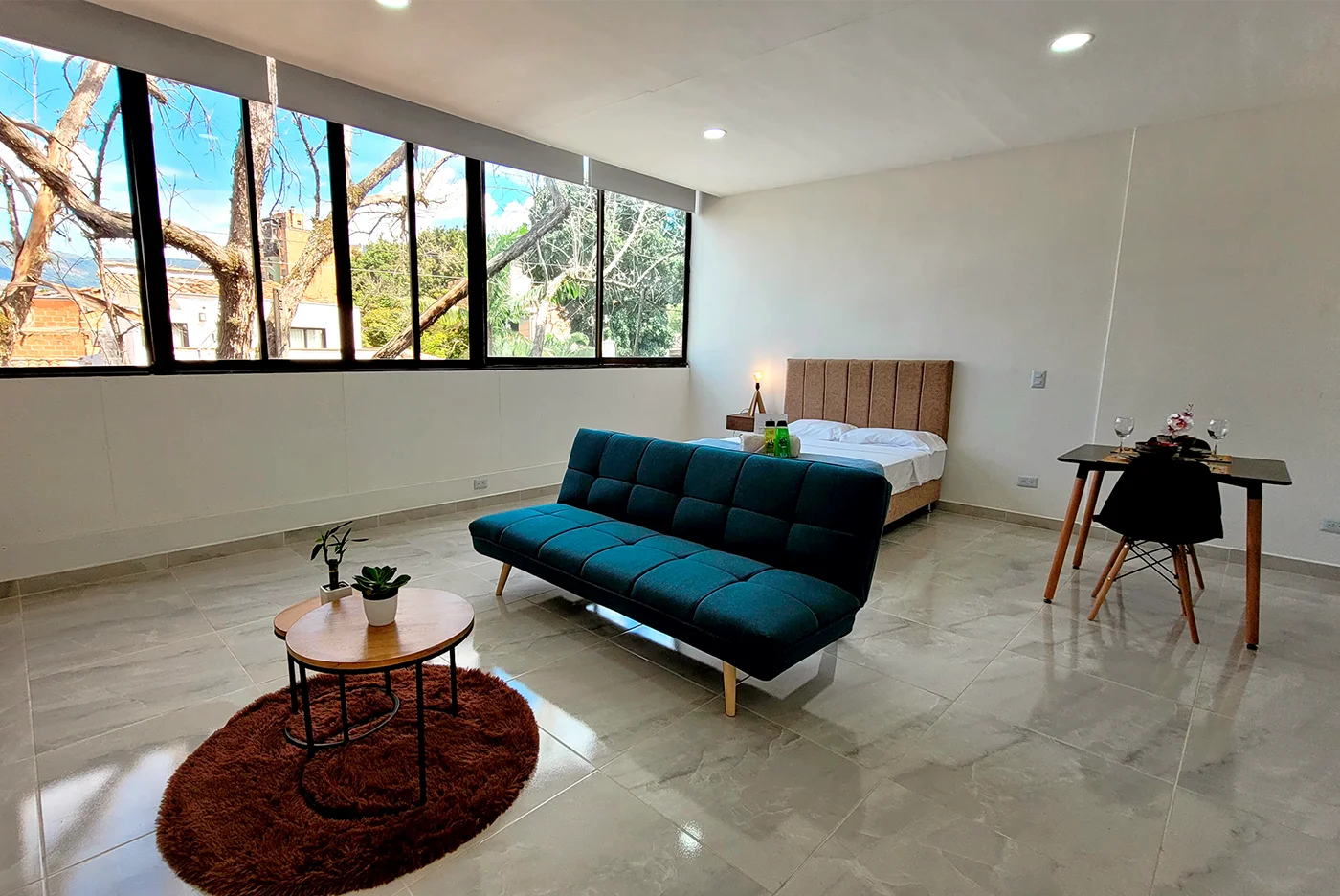 Brightness by Moto Ride. Furnished apartment in Laureles, Medellin