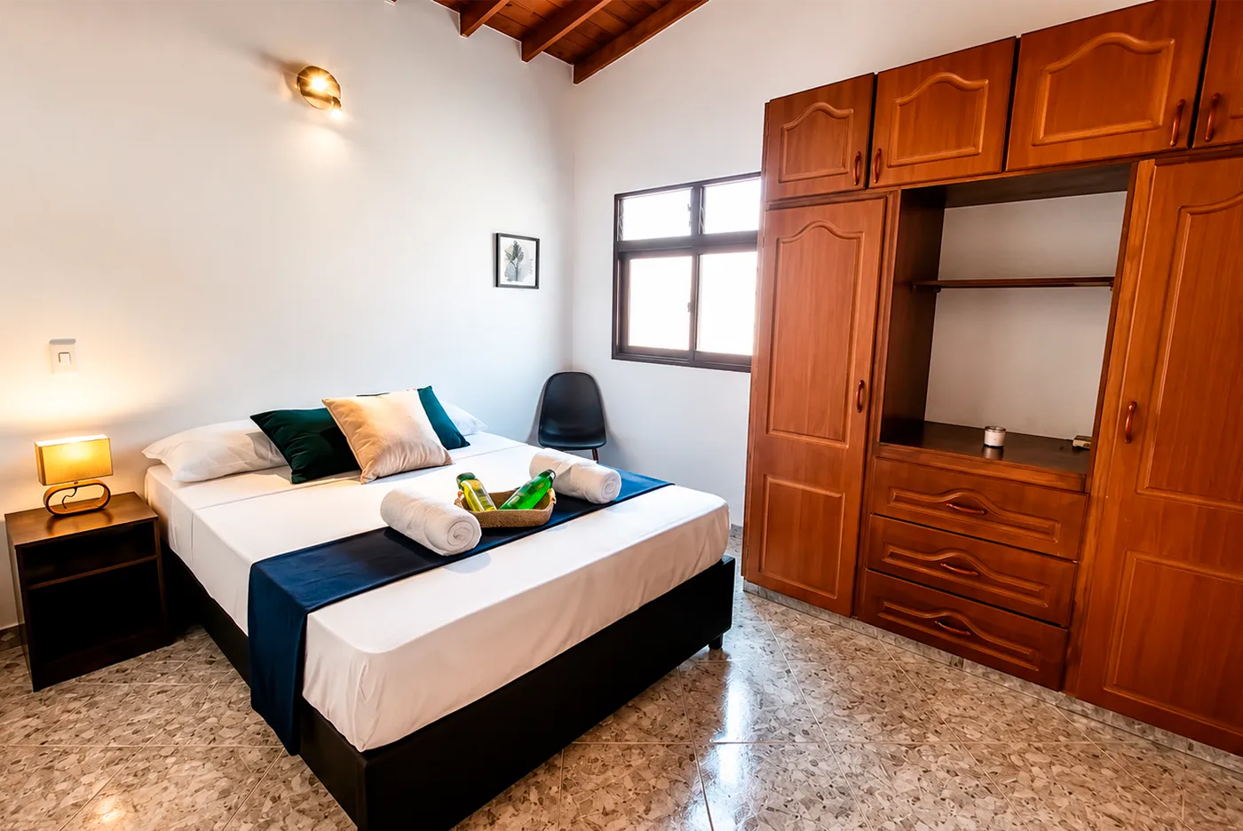 Timber by Moto Ride. Furnished apartment in Laureles, Medellin