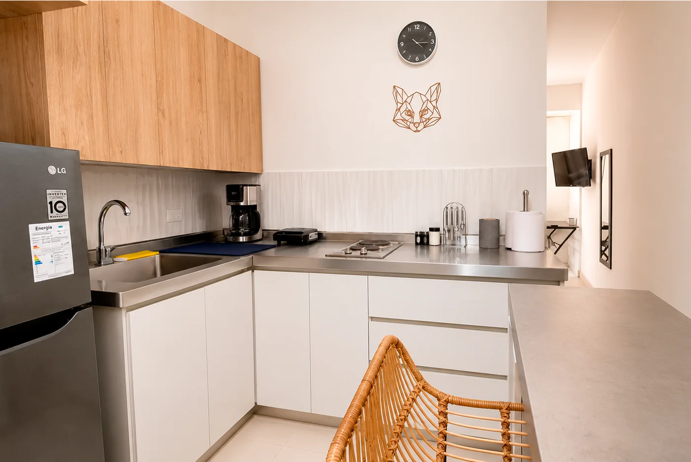 Metro by Moto Ride. Furnished apartment in Laureles, Medellin