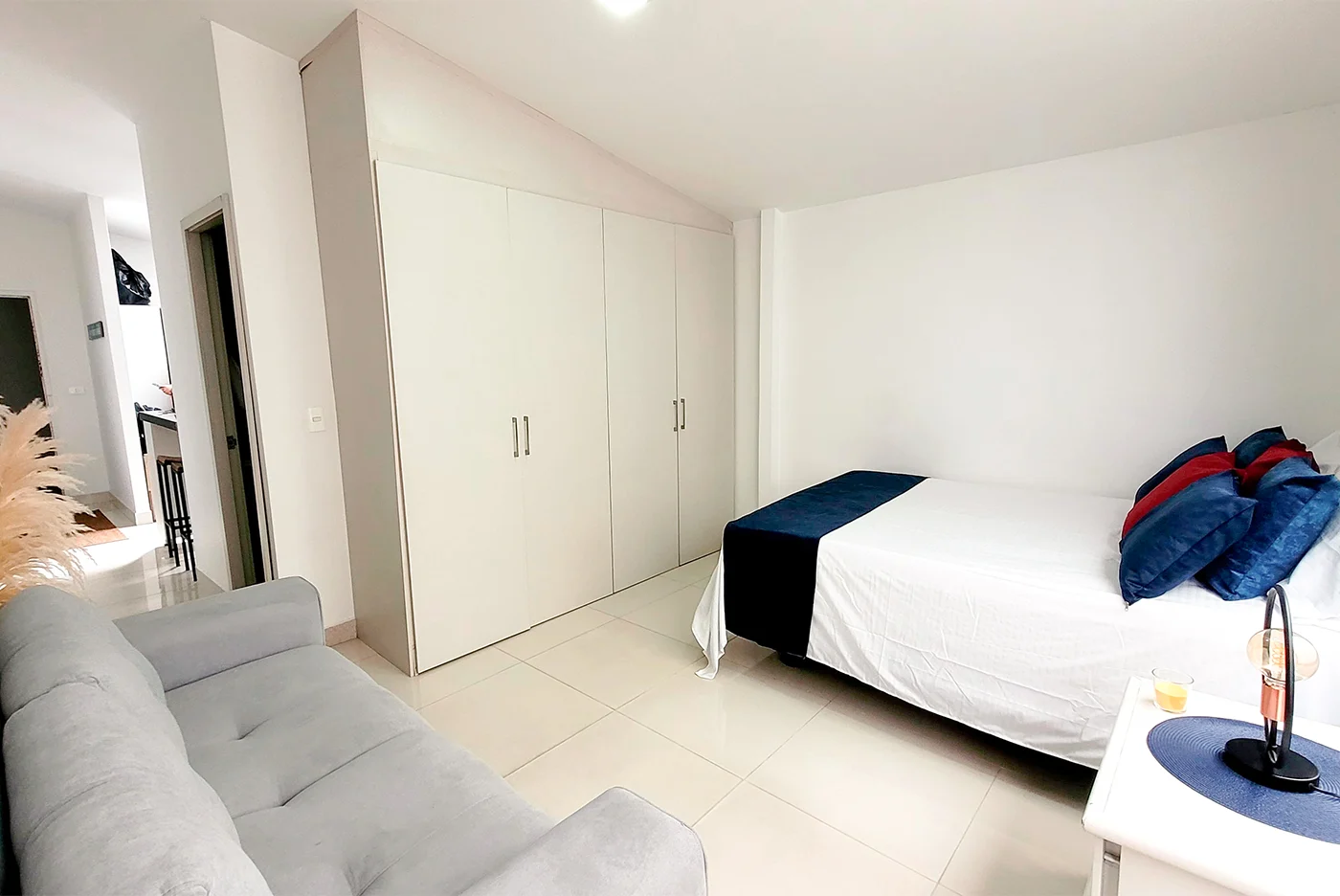 Canvas by Moto Ride. Furnished apartment in Laureles, Medellin