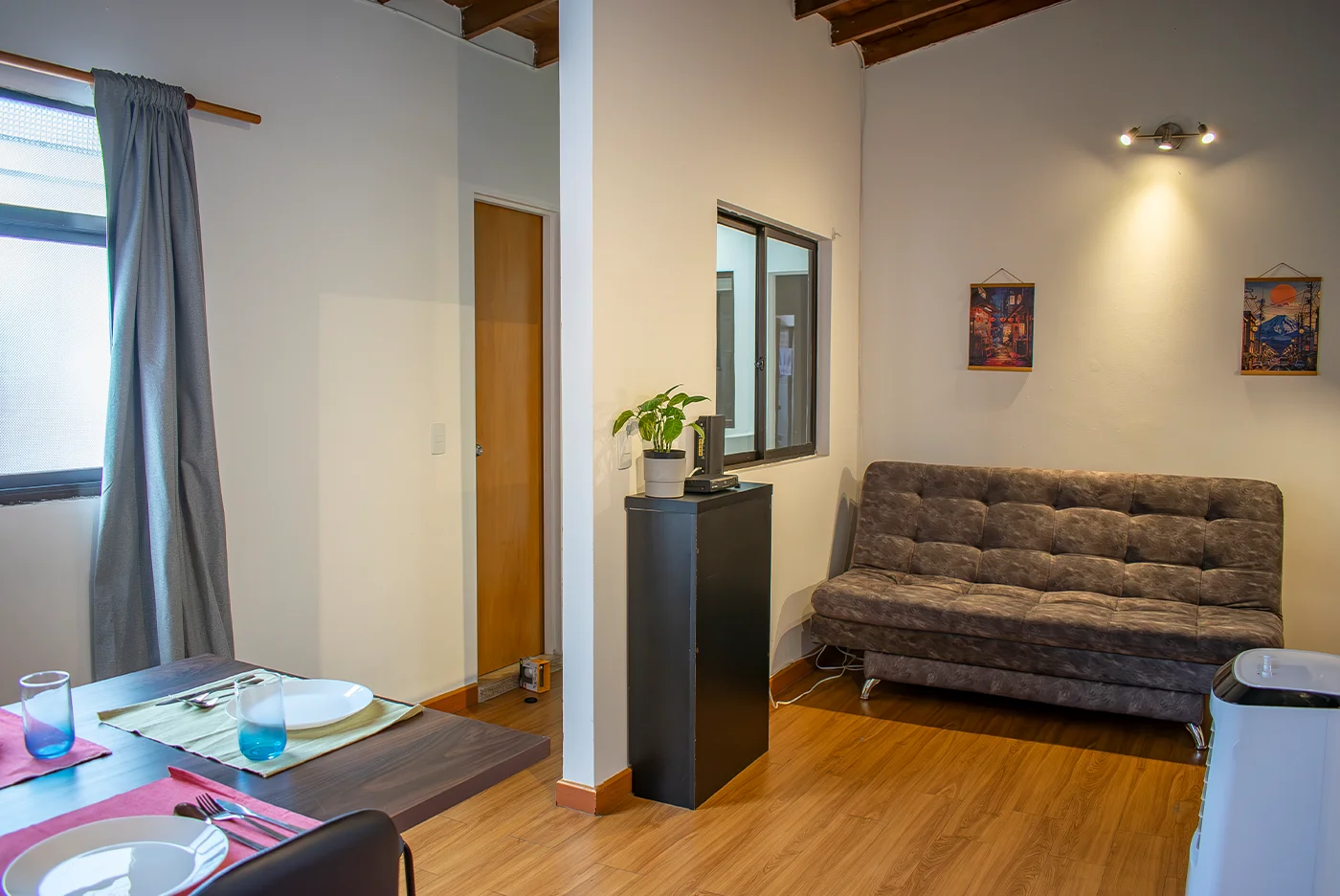 Oak by Moto Ride. Furnished apartment in Laureles, Medellin