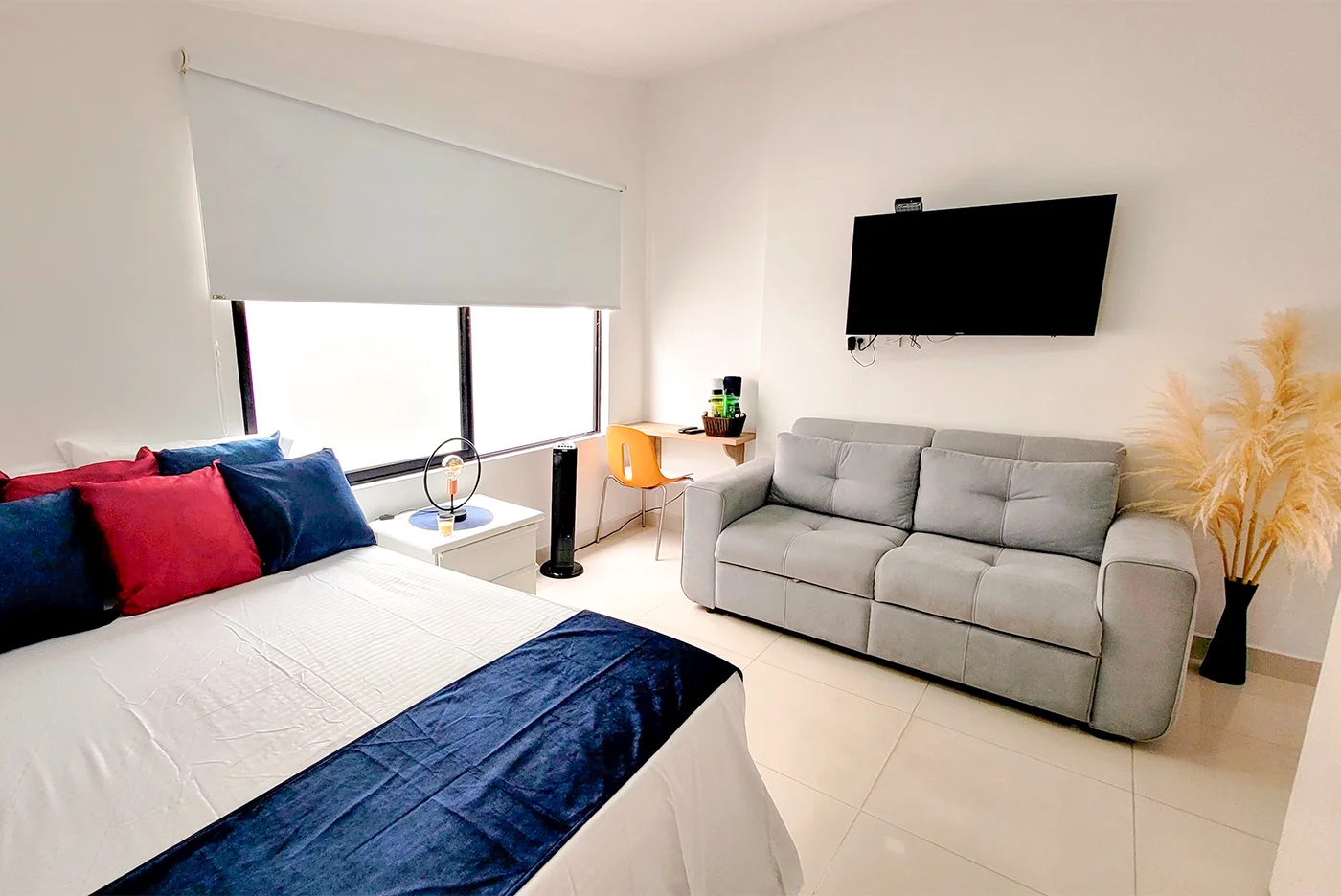 Canvas by Moto Ride. Furnished apartment in Laureles, Medellin