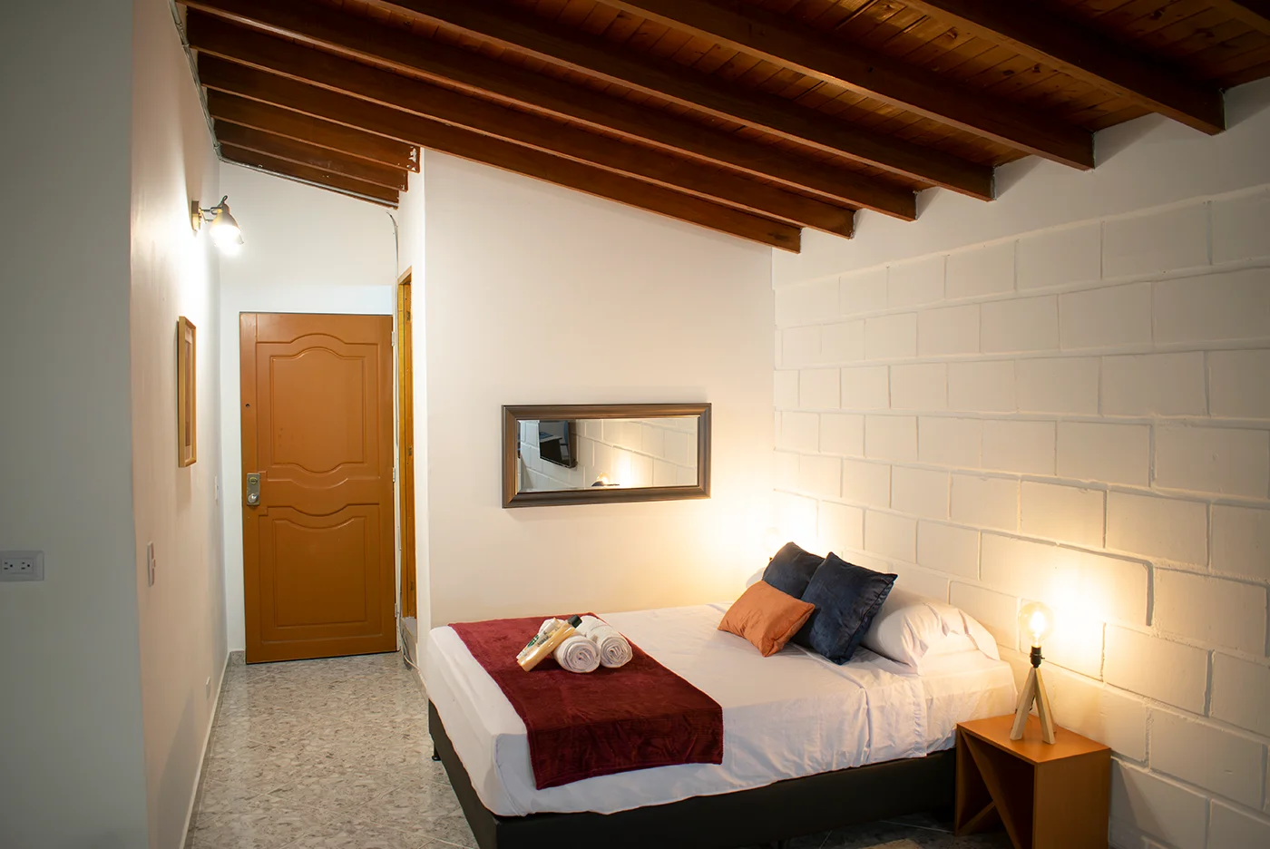 Willow by Moto Ride. Furnished apartment in Laureles, Medellin