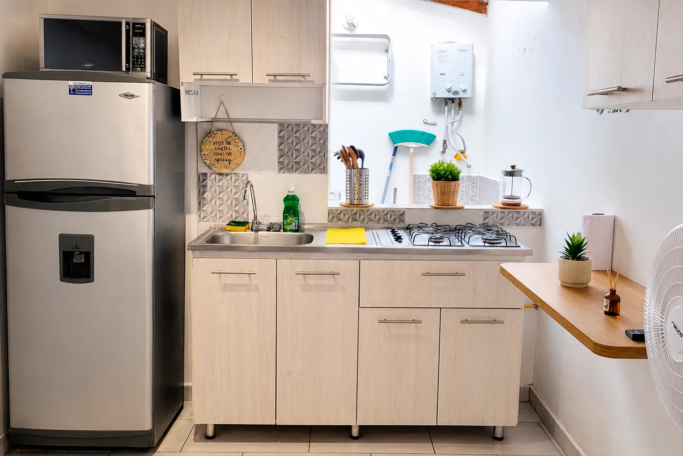 Timber by Moto Ride. Furnished apartment in Laureles, Medellin