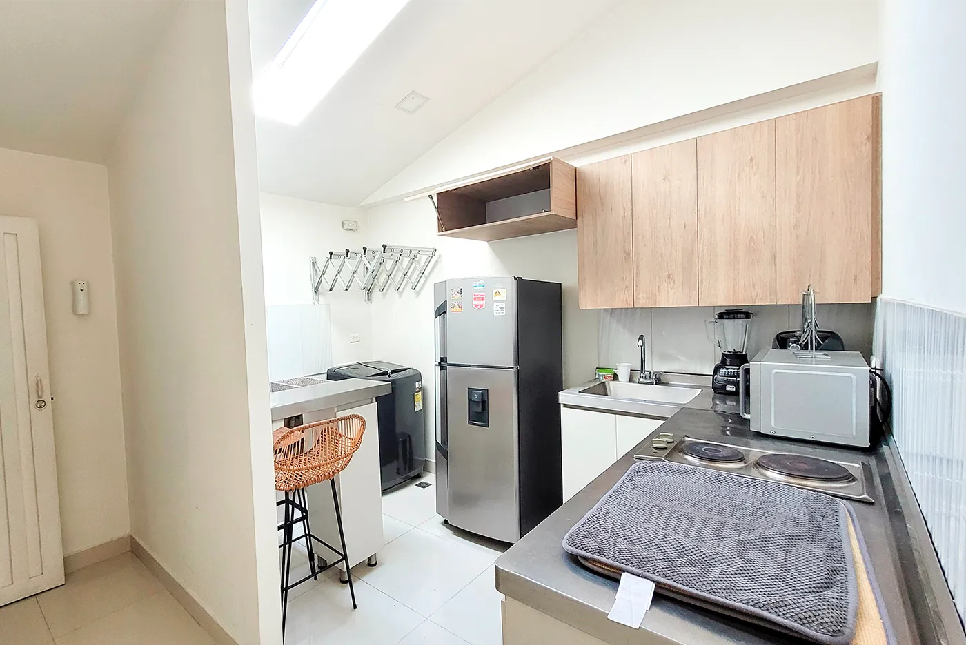Studio by Moto Ride. Furnished apartment in Laureles, Medellin
