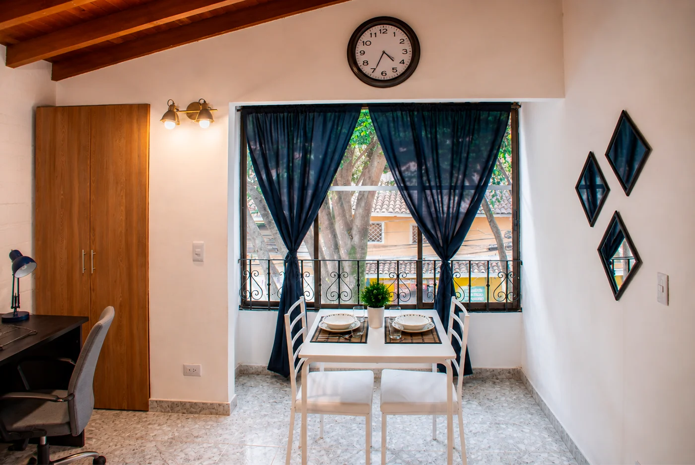 Willow by Moto Ride. Furnished apartment in Laureles, Medellin