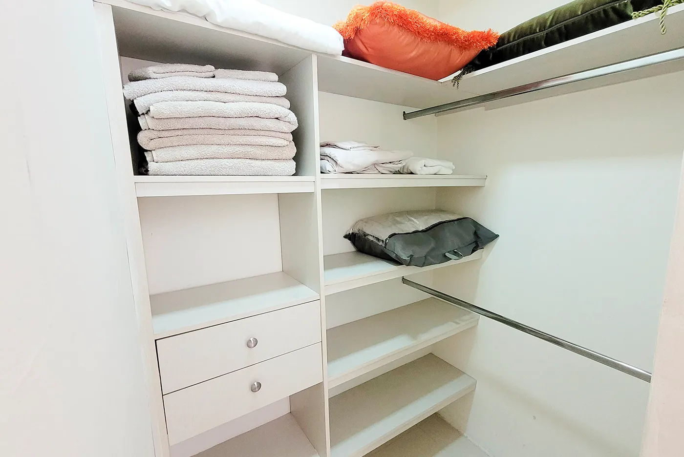 Studio by Moto Ride. Furnished apartment in Laureles, Medellin
